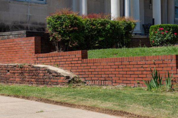 Retaining Wall Cleaning in Bonita Springs